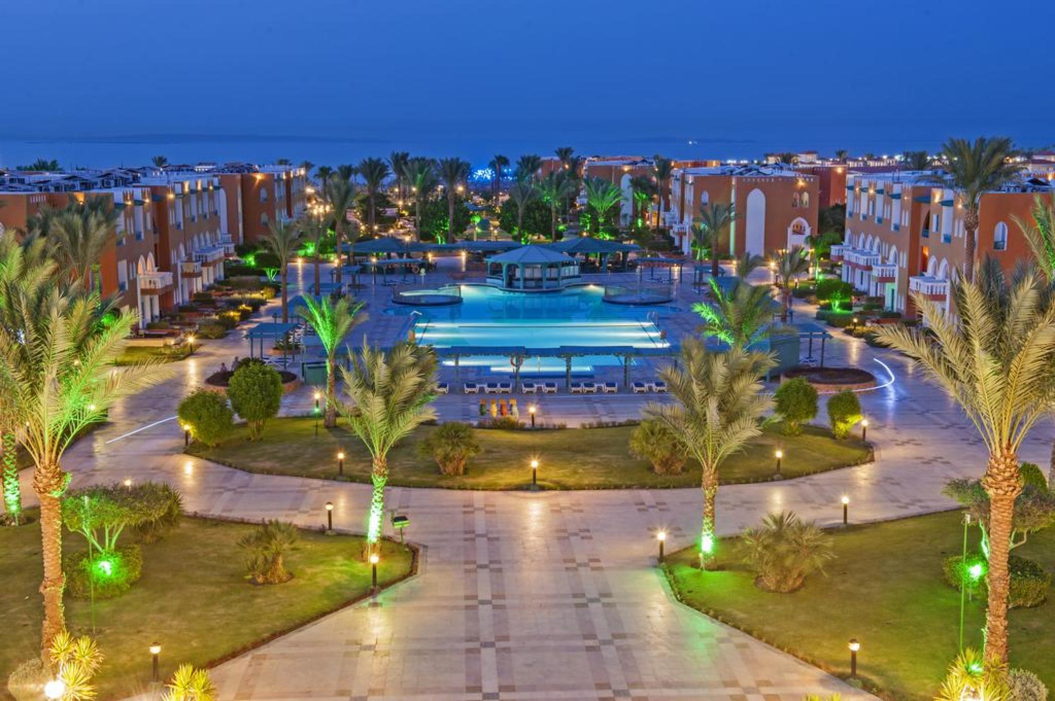 Sunrise Garden Beach Resort Hurghada Bagian luar foto El Alamein