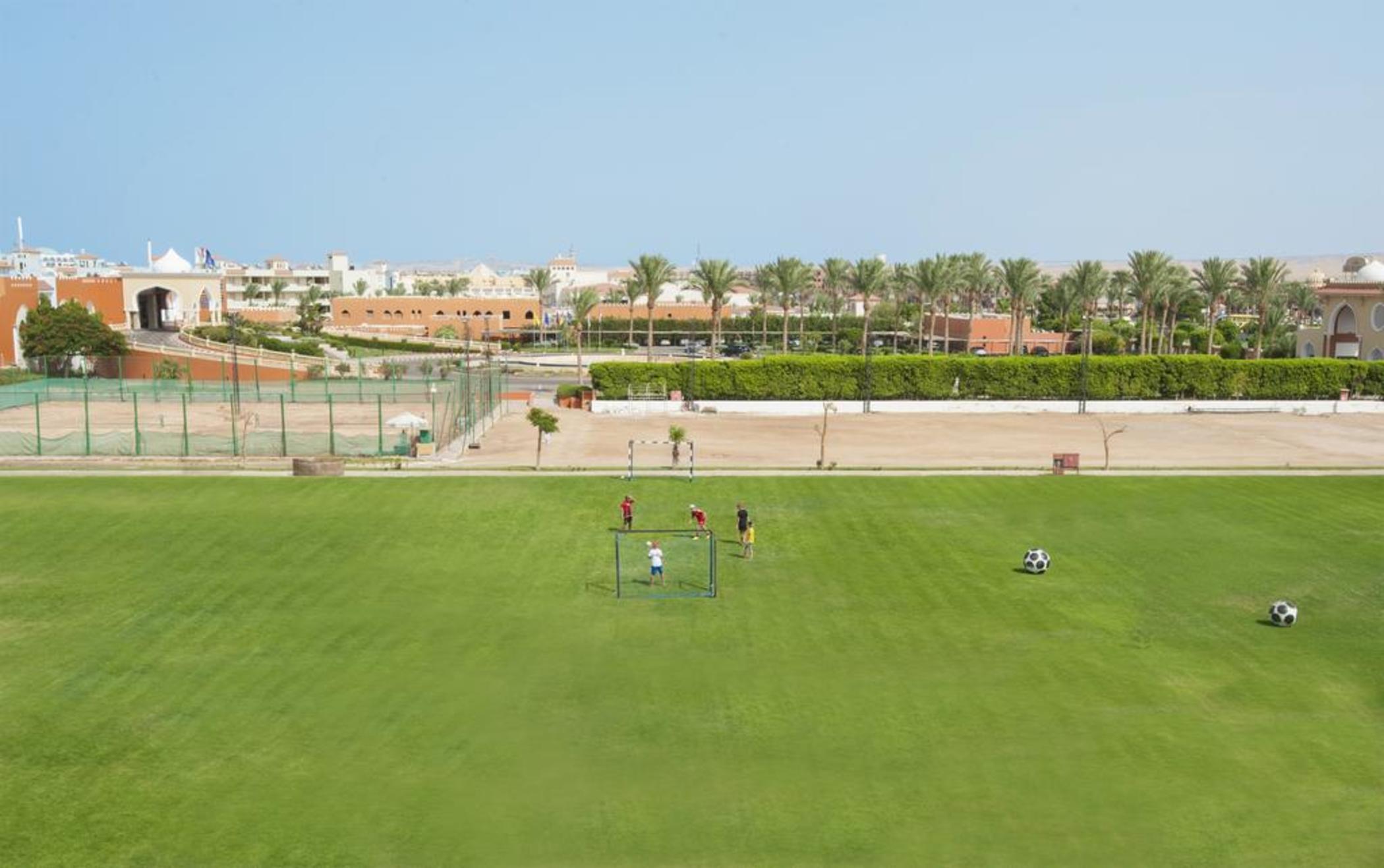 Sunrise Garden Beach Resort Hurghada Bagian luar foto Al-Ahly training ground