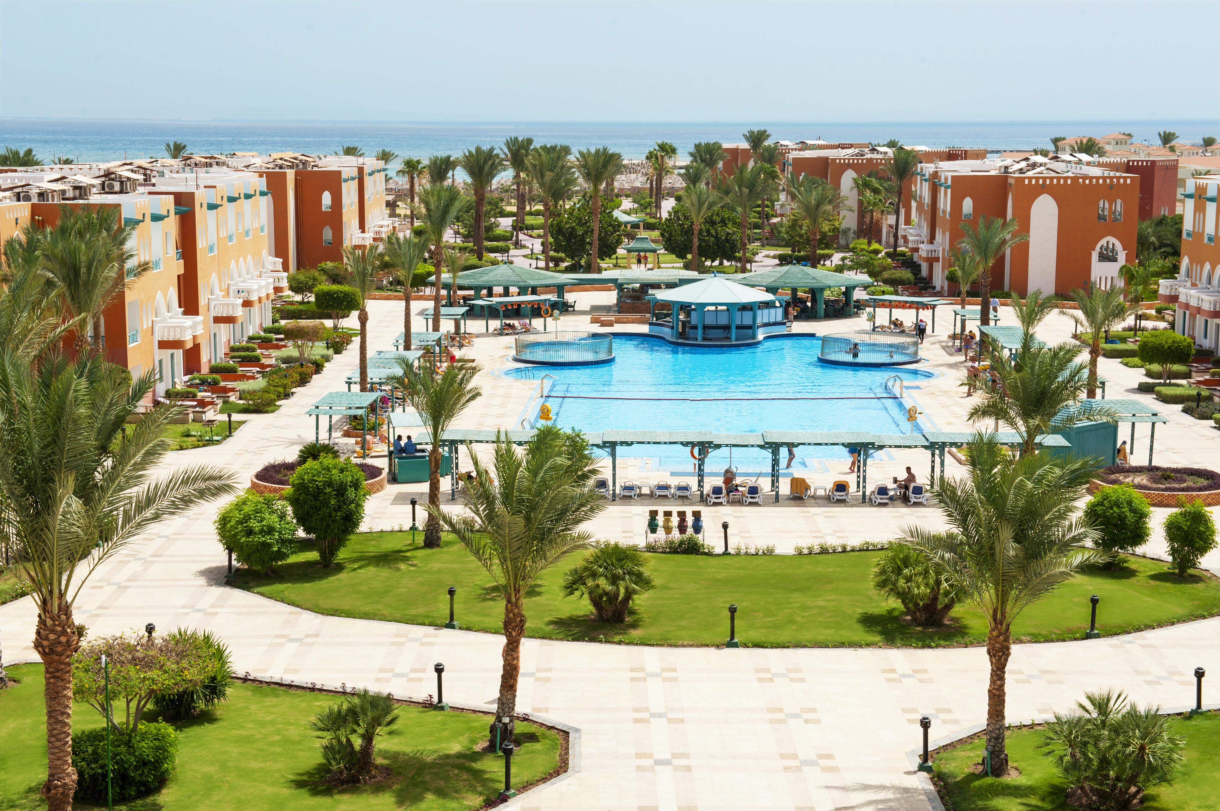 Sunrise Garden Beach Resort Hurghada Bagian luar foto El Alamein