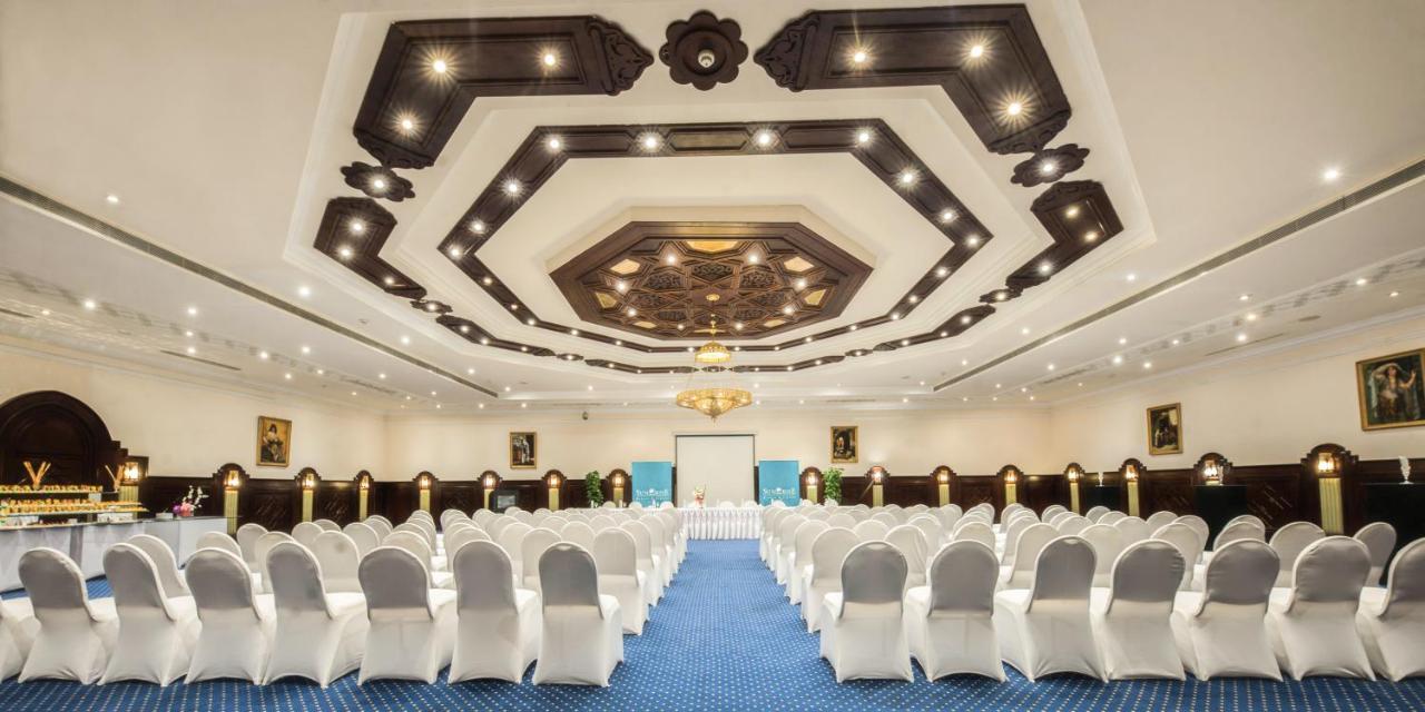 Sunrise Garden Beach Resort Hurghada Bagian luar foto The ballroom at the hotel