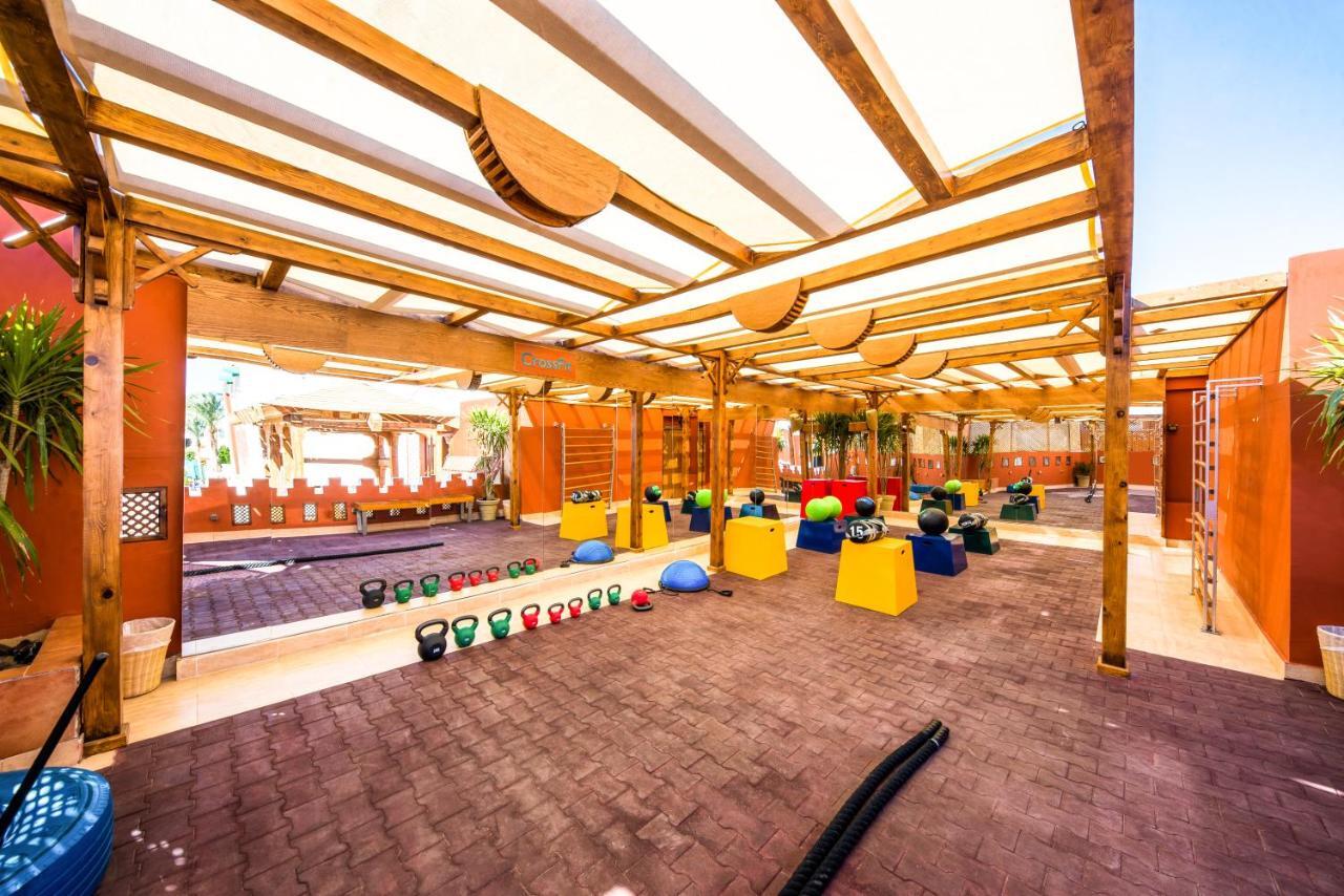 Sunrise Garden Beach Resort Hurghada Bagian luar foto The gym at the resort